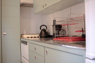 Deuxième vue de la cuisine du gîte Le Pigeonnier